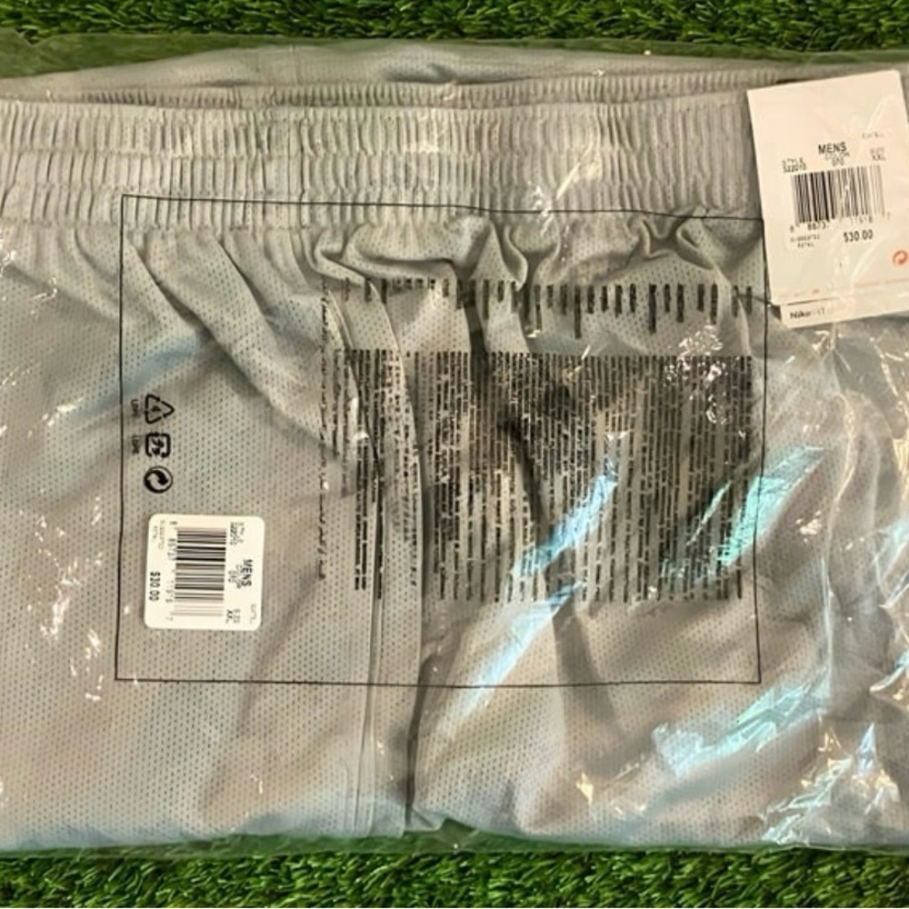 Nike Men's Grey XXL
Basketball Shorts White Logo
Athletic Shorts *New &
Sealed*